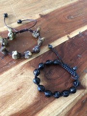 Vtg Hand Carved Stone Turtle Brown Bolo Rope Bracelet & Black Polished Bead A3