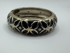 NORDSTROM ENAMEL BLACK RHINESTONES GOLD TONE HINGE BANGLE BRACELET