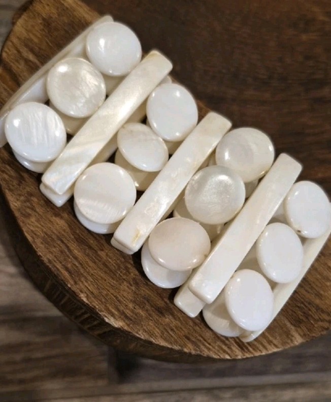 Mother of Pearl Multistrand Stretchy Beaded Bracelet gallery