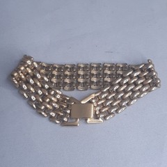 Vintage Gold Tone Basket Weave Bracelet Lightweight 6 inches long