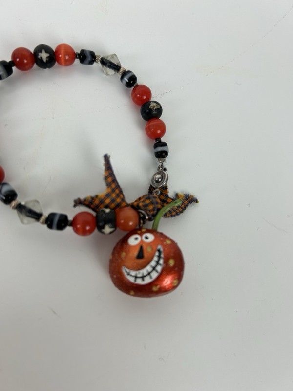Halloween Bracelet Jewelry Beads Wood Glass Metal Jack-o-Lantern Charm Primitive gallery