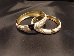 2 Enamel Metal Bangle Bracelets Floral Tropical Design Hinged Gold Tone