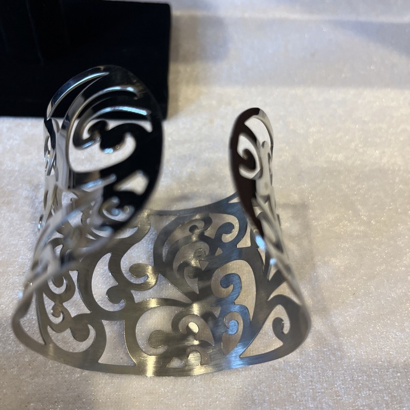 'ED FORCE' STAINLESS STEEL CUFF gallery