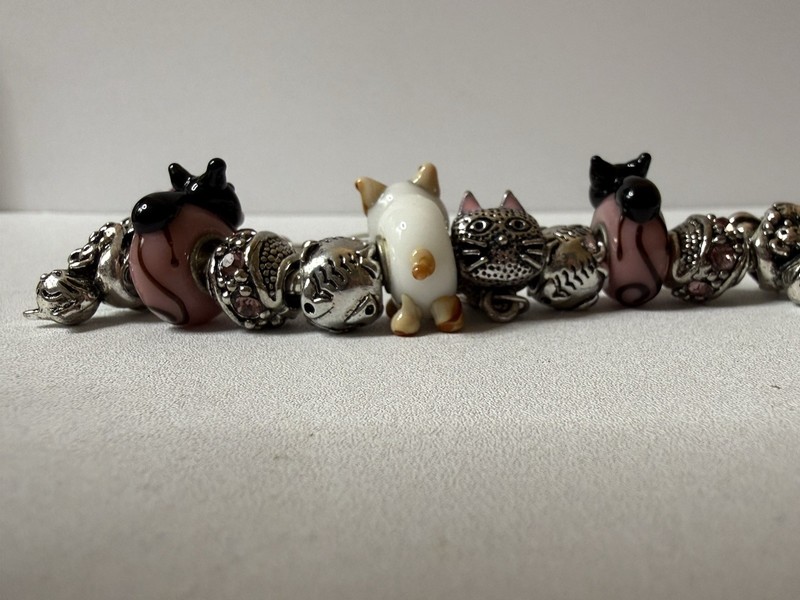 Trollbeads Authentic Cat Charm Bracelet White Diamond Glass Bead Pink Size 8 Set gallery