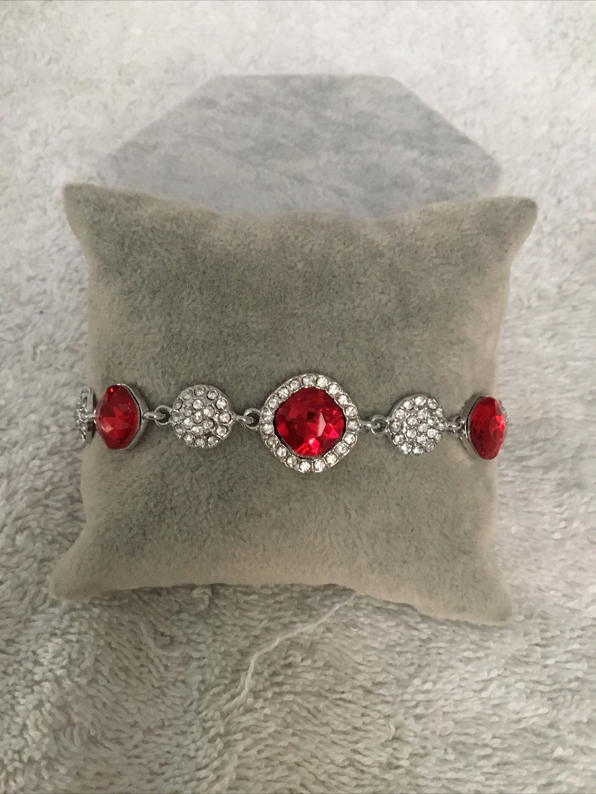 Silver Tone Crystal/Simulated Garnet Bracelet New Size 8/10”. 5484 gallery