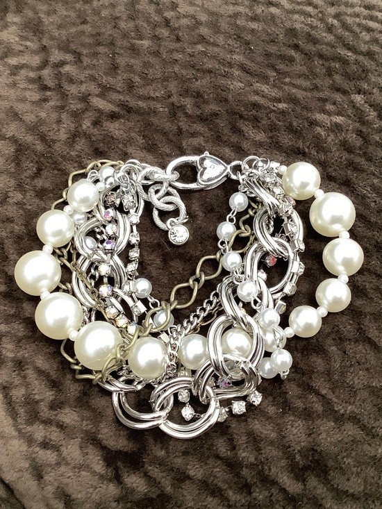 ART BY AMY LABBE eight strand Bracelet, Lobster Claw Closure, 9.5” long gallery
