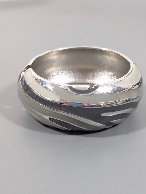 Gray Enamel Animal Print Stripe Wide Dome Hinge Clamp Bangle Bracelet 7 in gallery