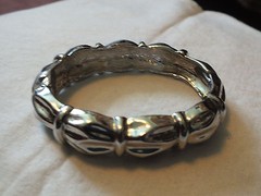 Collectible Clamp Bracelet Silver Tone Textured Design 5/8 x 2 1/4 Inch NICE