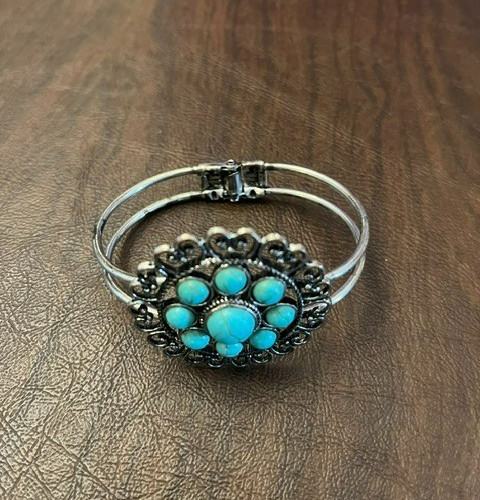 Vintage Style Turquoise Cuff Bracelet Silver Tone Hinged Statement gallery