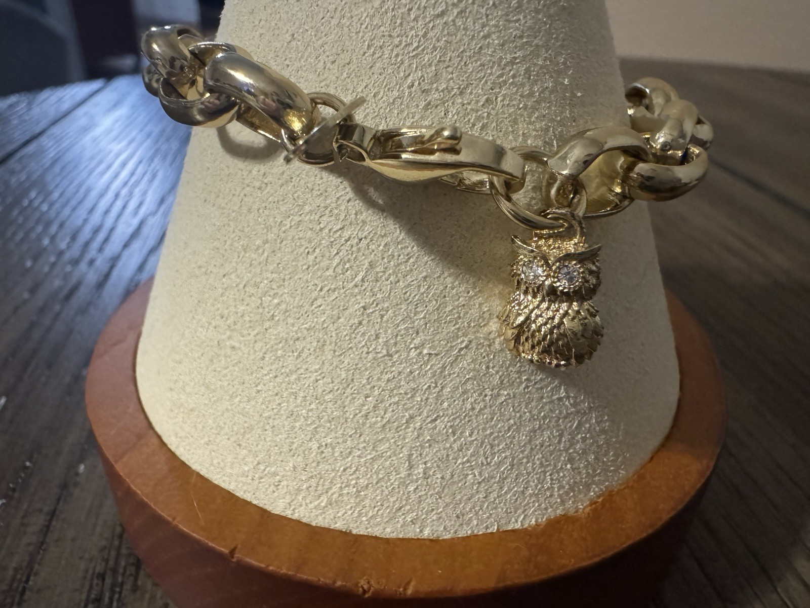 Origami Owl Link Locket Bracelet Gold Tone 7” Includes Plate And 3 Star Charms gallery