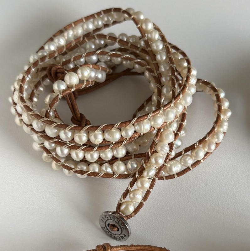 VICTORIA EMERSON WRAP BRACELET Lot Pearl Stones Crystal Shell Mixed Materials gallery