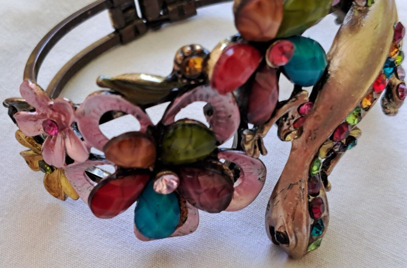 Gold-tone Gecko Lizard with Rhinestones Metal Hinged Wrap Bracelet READ as is gallery