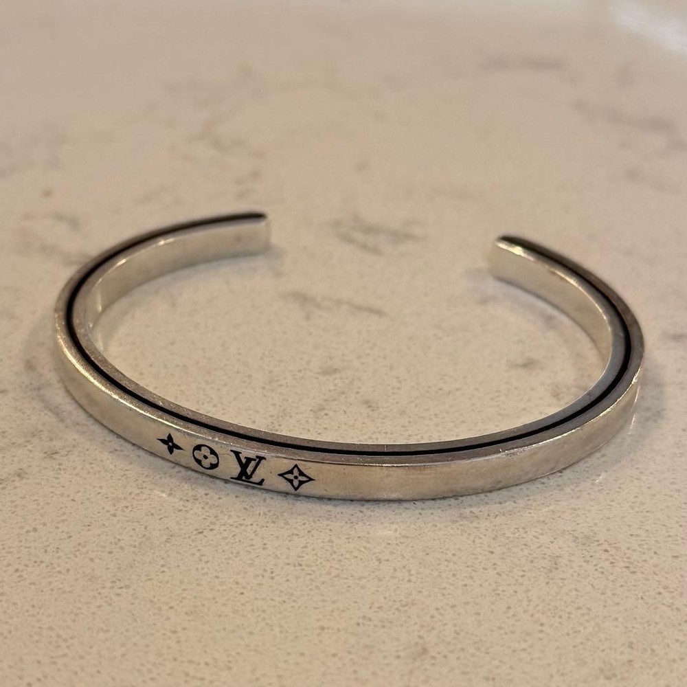 Louis Vuitton Authentic Bangle, Silver Color For Men Fashion Made In Japan