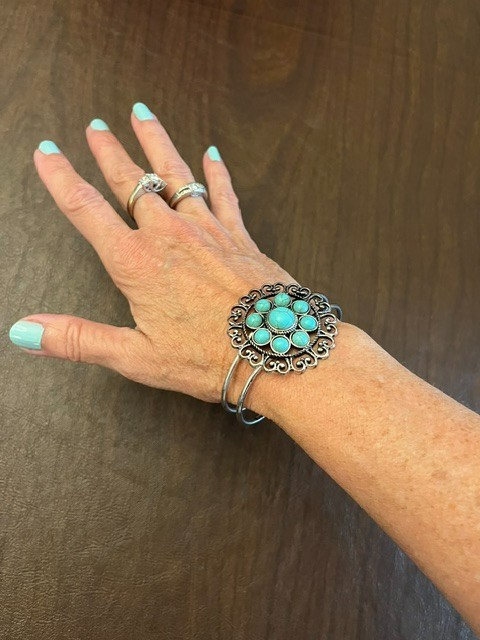 Vintage Style Turquoise Cuff Bracelet Silver Tone Hinged Statement gallery