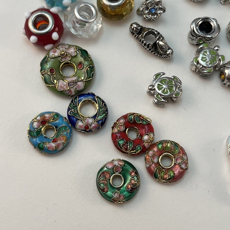 LOT of 50 Glass Rhinestone Bead Charms Blue Green Orange Red Black Silver Tone gallery