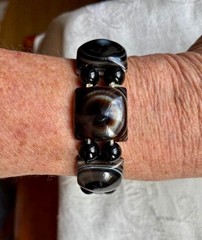 Beautiful agate bracelet, dark agate links stretch bracelet