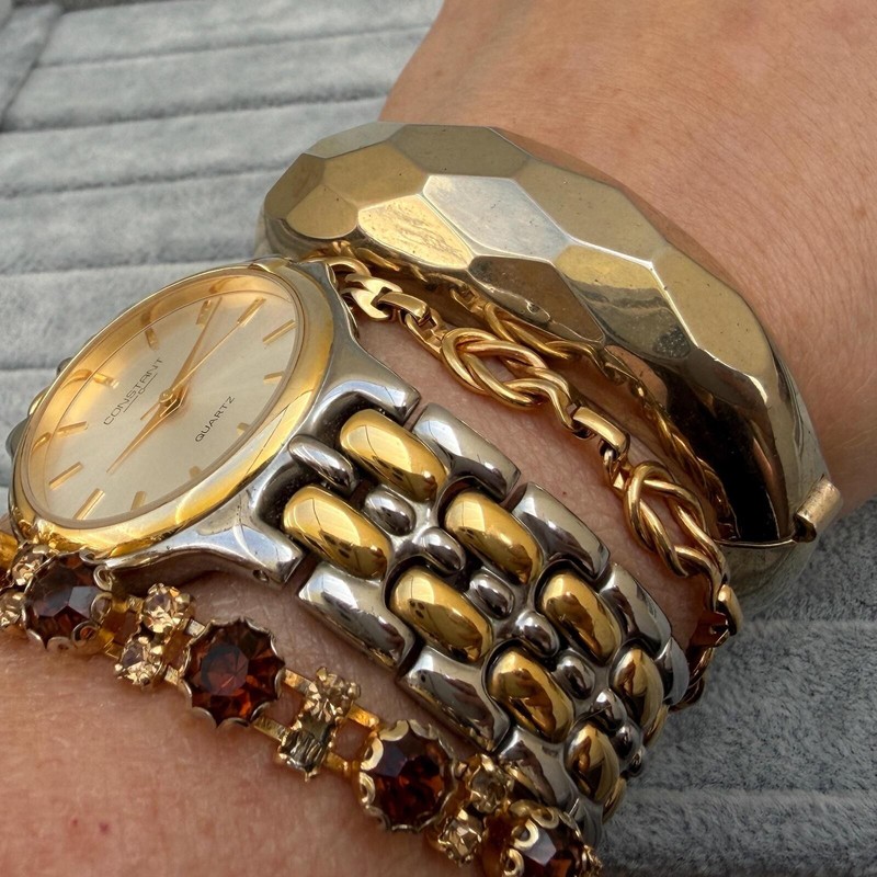 Vintage Bangle Goldtone Hinged Coro Pegasus Signed Jewellery gallery