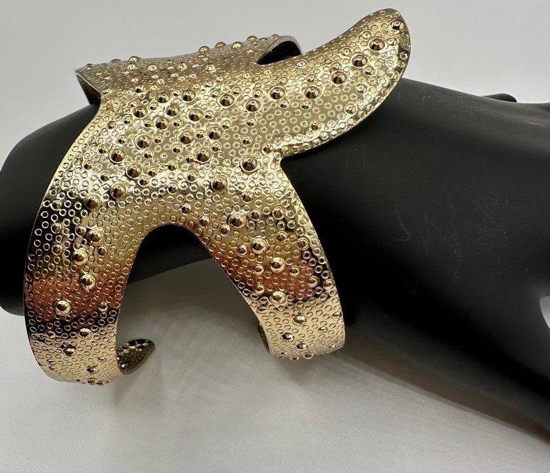 Lilly Pulitzer For Target Textured Gold Tone Starfish Cuff Bracelet ** Signed ** gallery