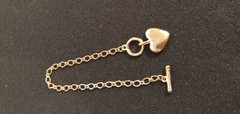 VINTAGE – STAMPED ( Made in Korea ) Gold Tone With Heart Pendant Bracelet