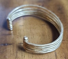 Stella & Dot Quinn Bangle Cuff Bracelet – Gold Tone
