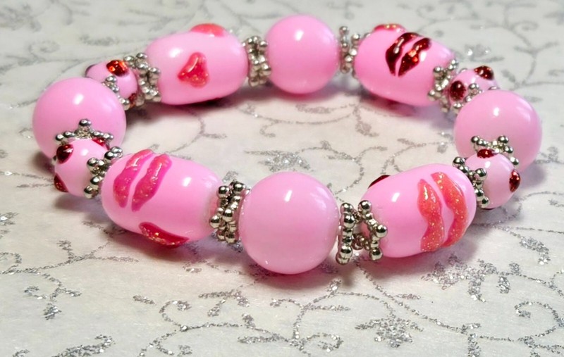 Lips Bracelet Pink Heart Unique Beaded Stretch Bracelet for Women gallery