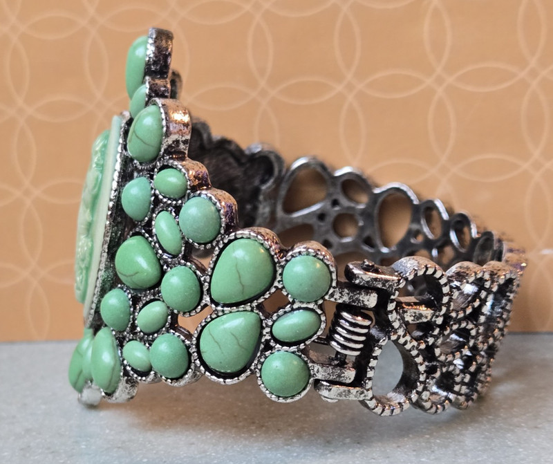 Green Howlite Cameo Hinged Bangle Bracelet in Silvertone (7.5 In) 26.00 ctw gallery