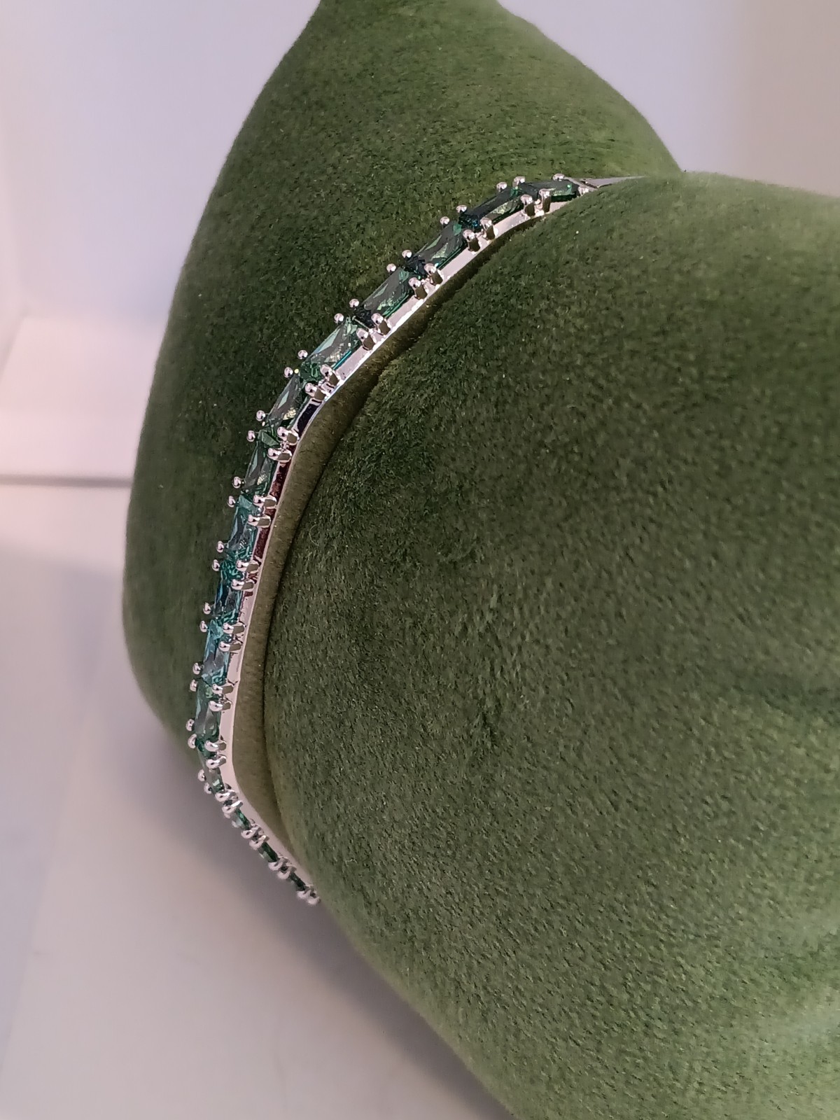 Swarovski Matrix Bagutte Cut Octagon Shape Green Rhodium New gallery