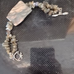 Gray Stone Beaded Dangle Charm Bracelet Silver Tone Metal Toggle Closure