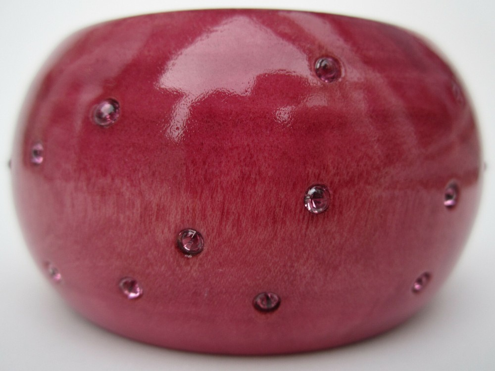 PONO JOAN GOODMAN ITALY 1-5/8" DYED WOOD BANGLE BRACELET-INSET RHINESTONES NWOT