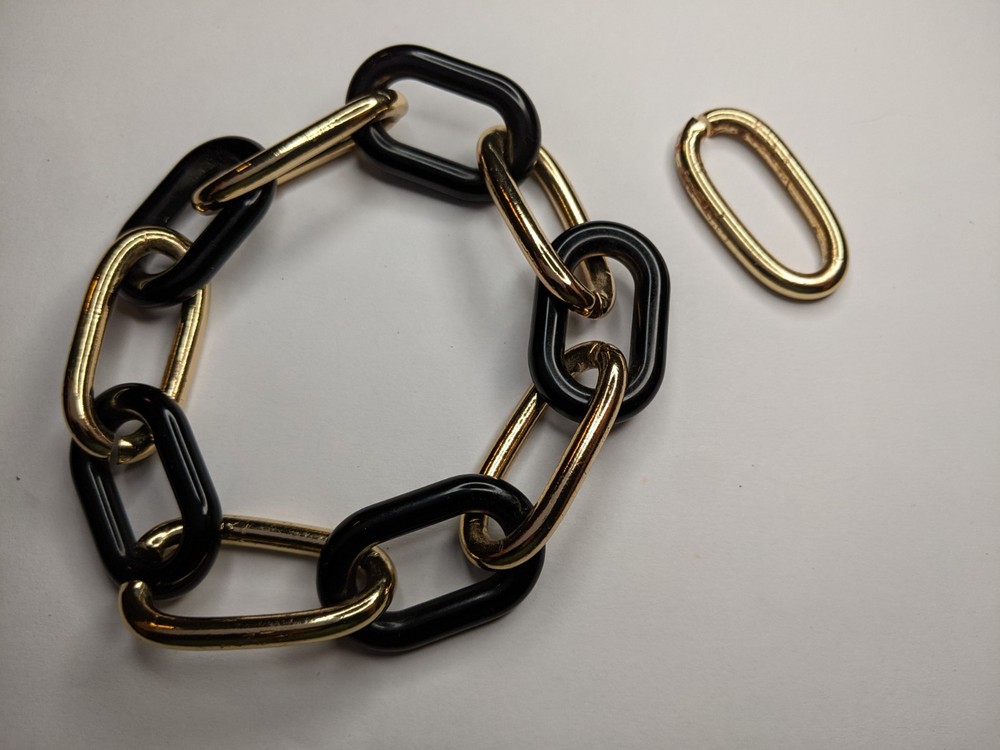 Fashion Costume Jewelry Chain Black and Gold With Extra Adjust Chain Link