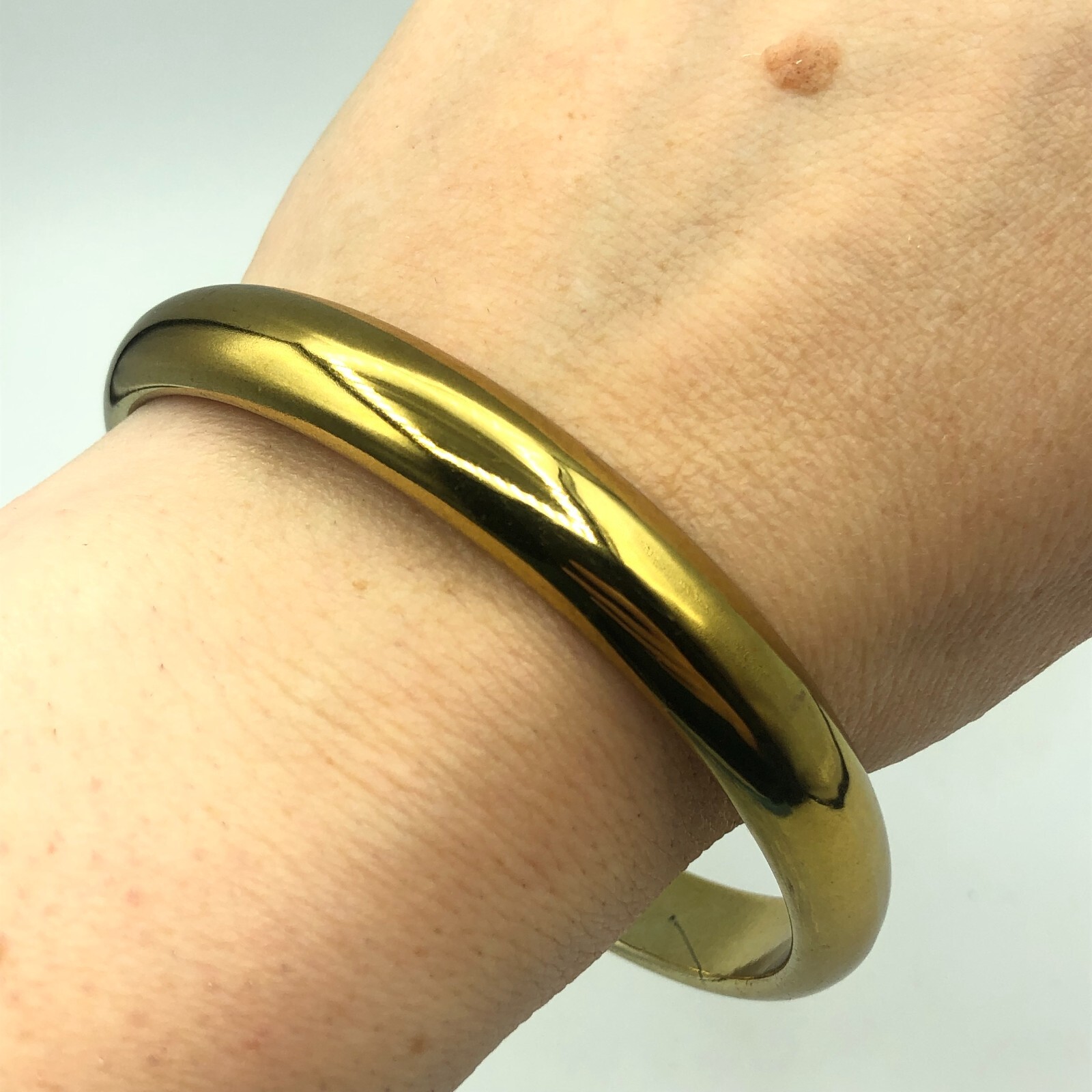 STATEMENT Gold Tone Shiny Plastic Bangle Stacking Retro Christmas Party Disco gallery
