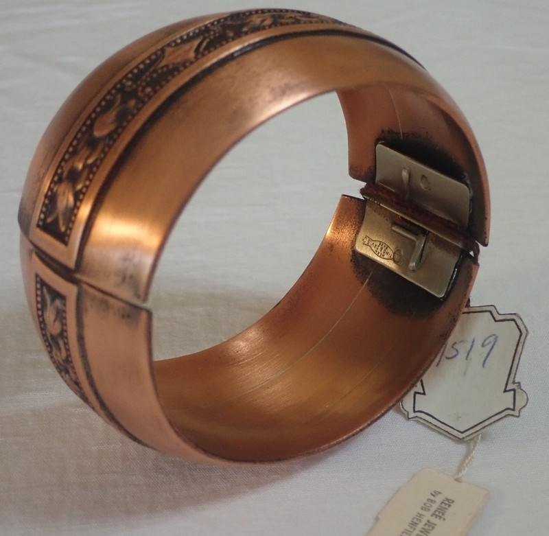 VINTAGE MCM WHITING & DAVIS SOLID COPPER WIDE BAND BANGLE HINGED BRACLET w/ TAGS gallery