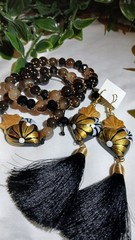 Lot of Erimish, Lula N Lee, Unsigned, Stretch Bracelets Blue, Gold, Red, Green