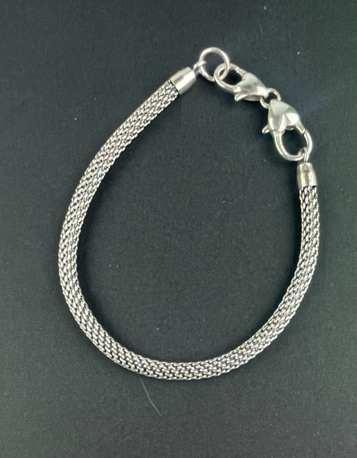 Silver Tone Mesh Bracelet 7–9" Lobster Clasp Adjustable