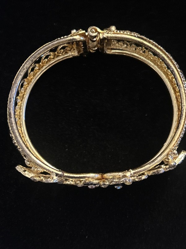 VTG Multicolor Crystal Rhinestone Peacock Flower Bangle Hinged Cuff Gold 2.25” gallery