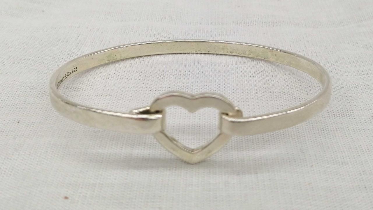 TIFFANY & Co. Heart Hook Bangle 925 Used gallery