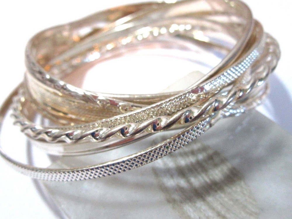 SILVER TONE BANGLE BRACELET LOT VARIETY IN DESIGN MODERN CONTEMPORARY SET OF 7