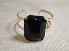 Vintage Chunky Goldtone Metal Black Plastic Rectangle 7.5″ Cuff Bracelet