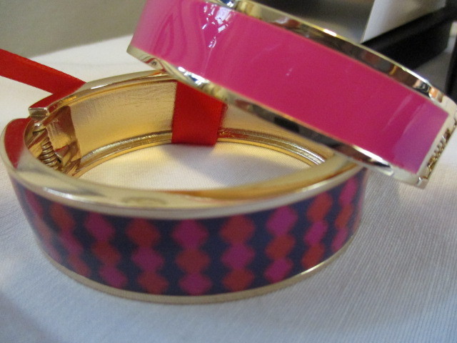 AVON Joyful Beautiful Bangle Set of 2 Gold tone with Enamel-look Hinged Closure gallery