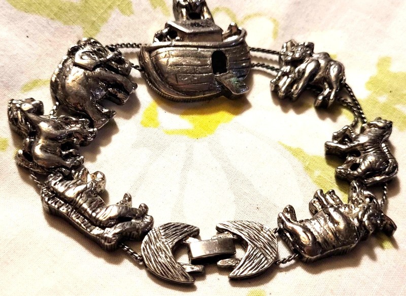 Vintage Noahs Ark charm bracelet silver tone gallery