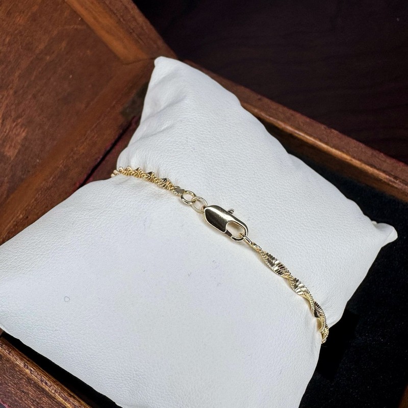 2mm Twisted Singapore Bracelet 7 Inch Rich Gold Tone Unisex Minimalist Chain gallery