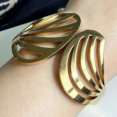 Gold Tone Cutout Leaf Fan Design Bracelet Bangle Cuff Style