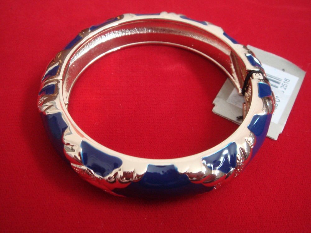 NWT NORDSTROM SEQUIN BRAND BLUE HINGED BANGLE BRACELET