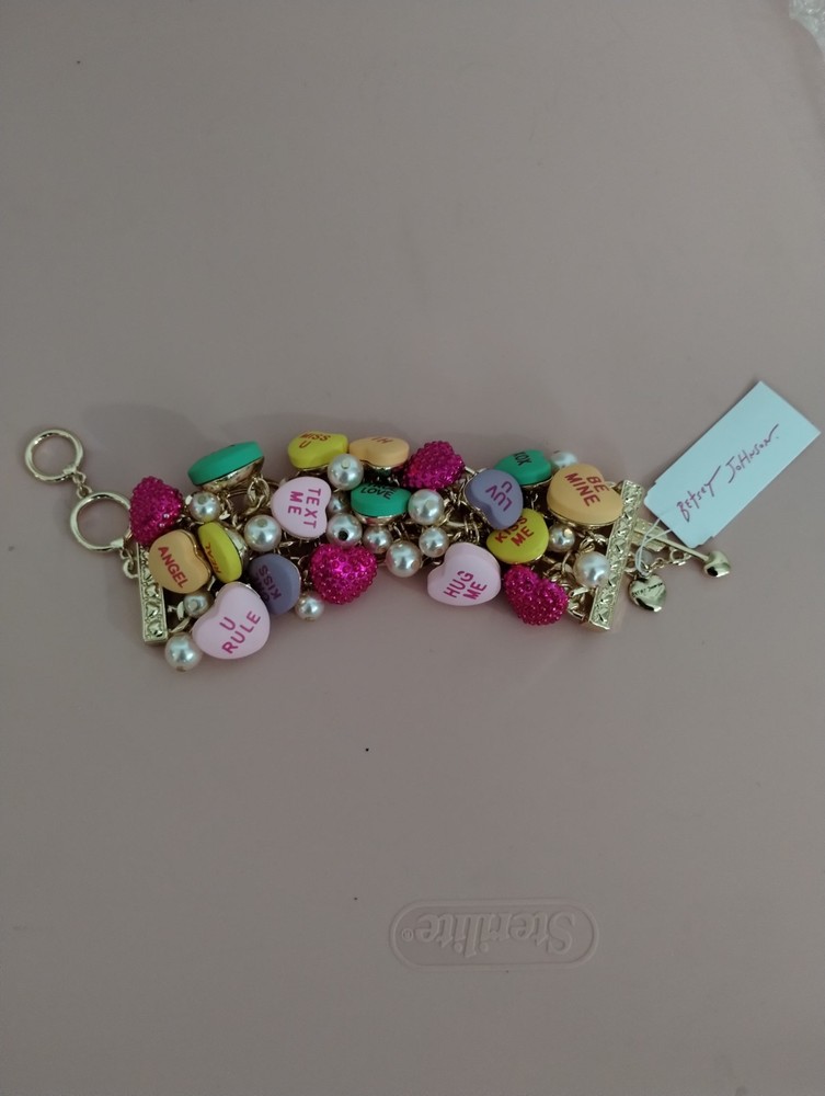 Betsey Johnson Bracelet Valentines Sweethearts Candy Conversation Hearts Charms
