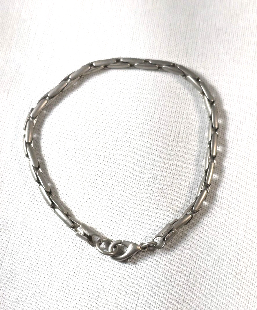 Unisex bracelet, stainless steel, 8" long, rice seed design (1) gallery