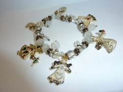 Holidays Gold Tone White Beaded Bracelet 5 Angel Charms Christmas SIGNED KC