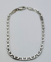 925 Italian Sterling Silver 5.5 Gram Figure 8 Link Bracelet 8”