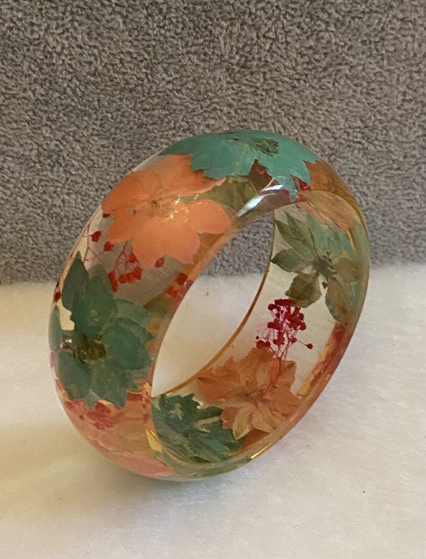 Hand Crafted Real Pressed Dried Flowers Resin Bangle Bracelet 7.25” gallery