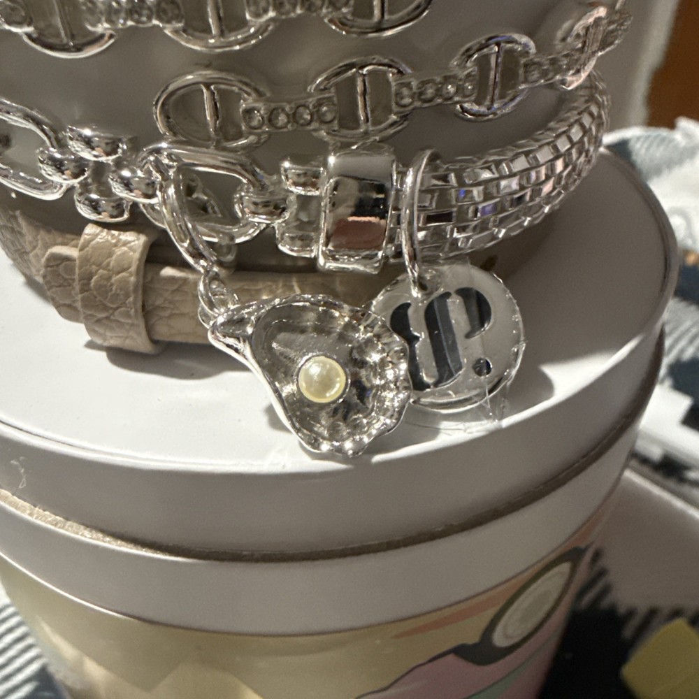 Bomb Party Summer 26 Stack - ST15043 Lustre Of The Deep - Seashell Pearl Charm