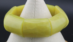 Chunky 3/4″ wide Green Serpentine Stone Stretch Bracelet 6″
